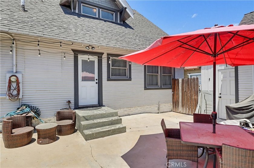 Built in 1914, this classic Craftsman presents an exceptional - photo 48