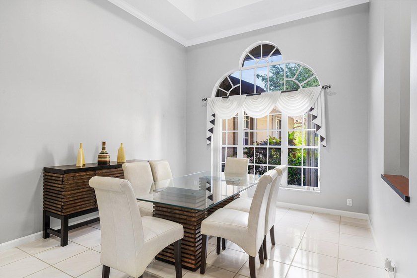 Welcome to your own private oasis. Nestled on a quiet cul-de-sac - photo 8