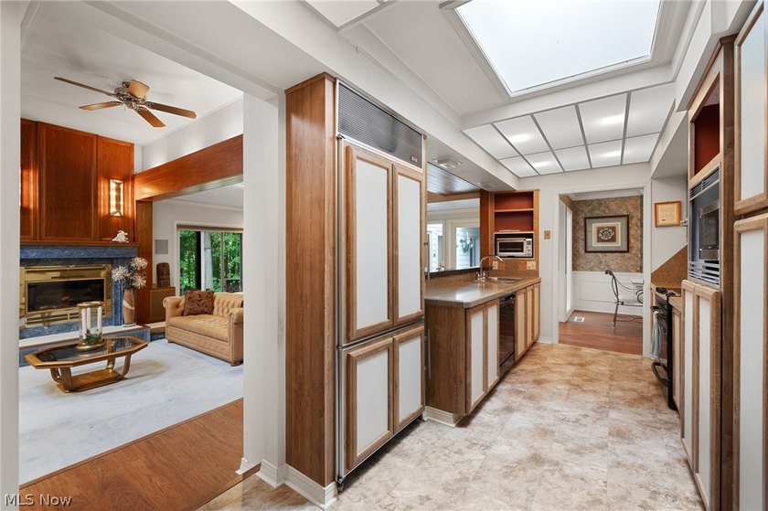 Sprawling ranch on 0.45 acres backing up to Metroparks in - photo 4