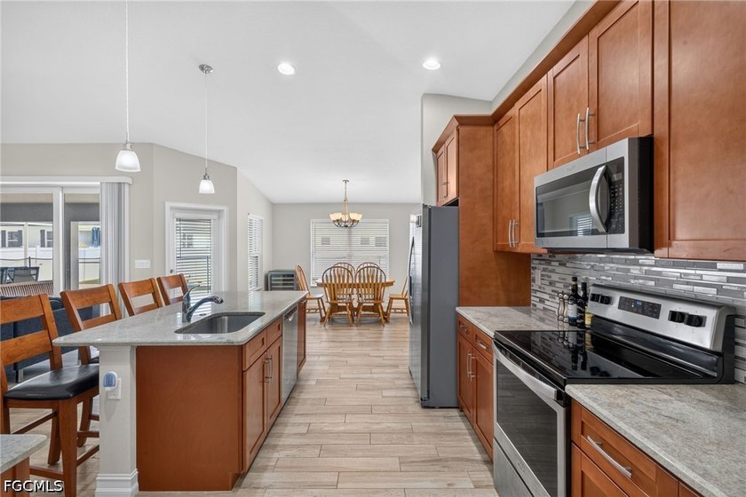 Quality construction, thoughtful upgrades, and a prime Southwest - photo 7