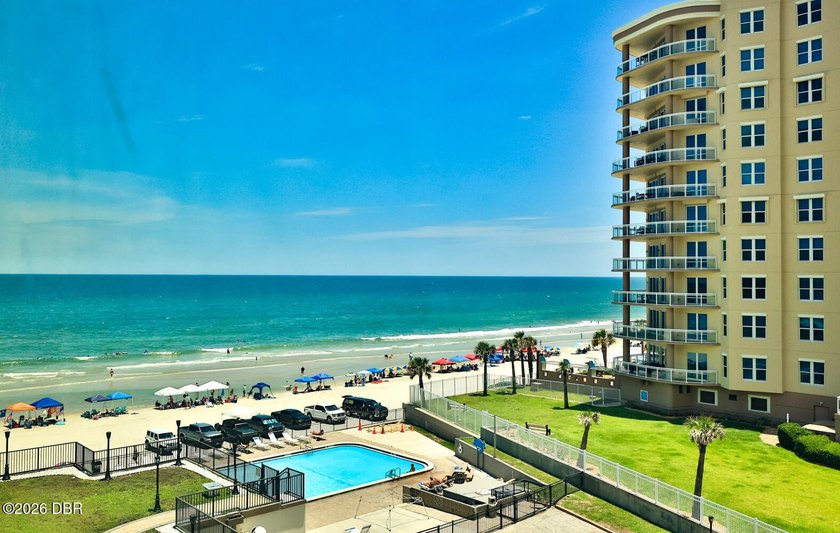 Life really is better in the Shores! Welcome to an incredible - photo 2