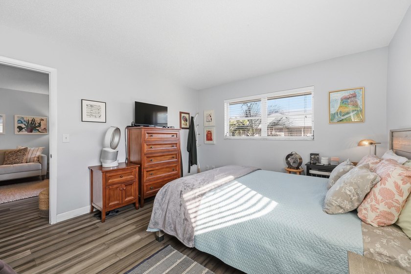 Welcome to easy Florida living in this beautifully maintained - photo 19