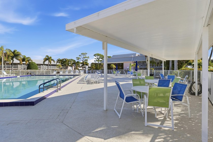 Welcome to easy Florida living in this beautifully maintained - photo 28