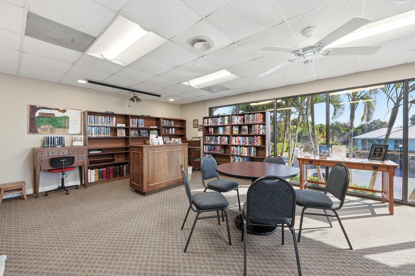 Welcome to easy Florida living in this beautifully maintained - photo 32