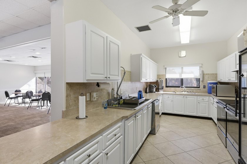 Welcome to easy Florida living in this beautifully maintained - photo 39