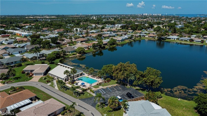 Welcome to South Pointe South, one of Fort Myers' most desirable - photo 8