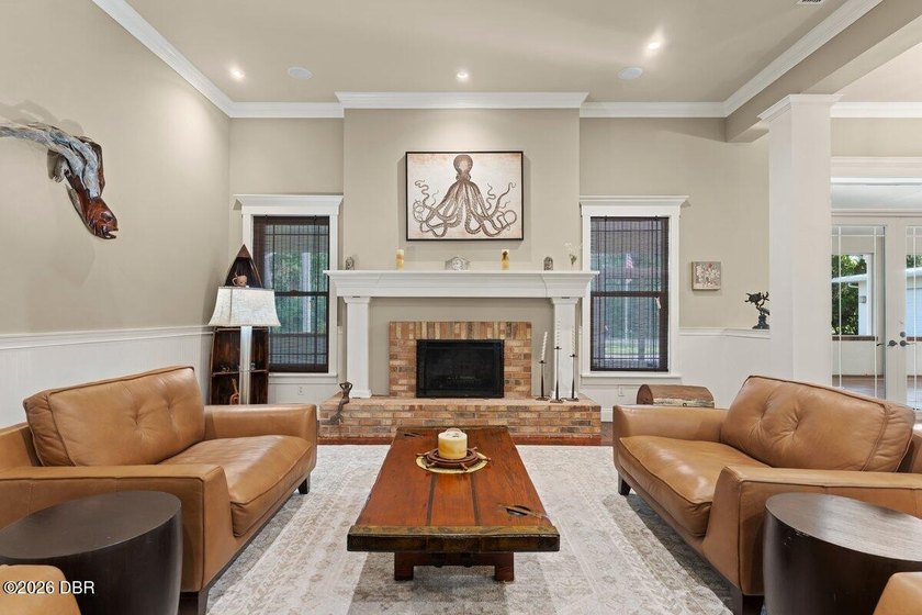 Welcome to your own private estate, where luxury, tranquility - photo 2