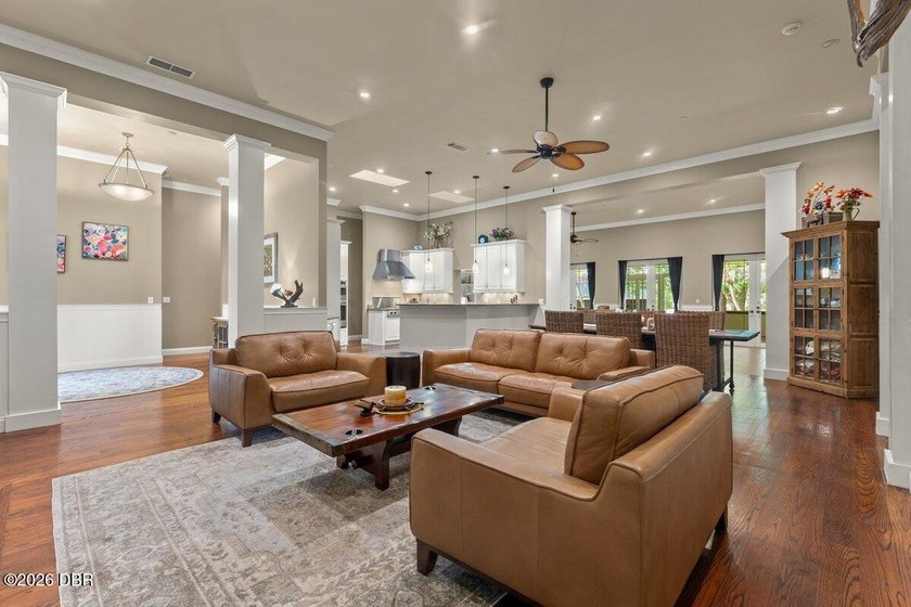 Welcome to your own private estate, where luxury, tranquility - photo 6