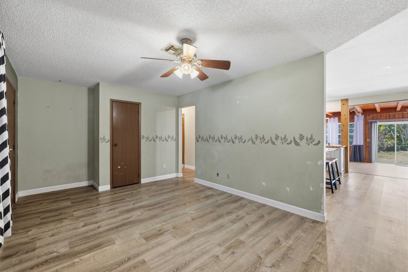 This inviting 2-bedroom, 2-bath Lakewood Park home blends - photo 6
