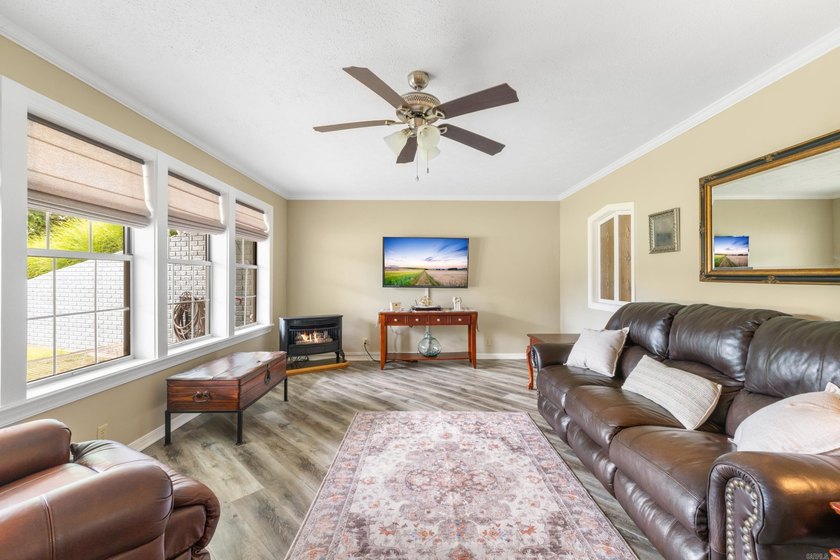 Experience the perfect blend of privacy, beauty, and convenience - photo 4