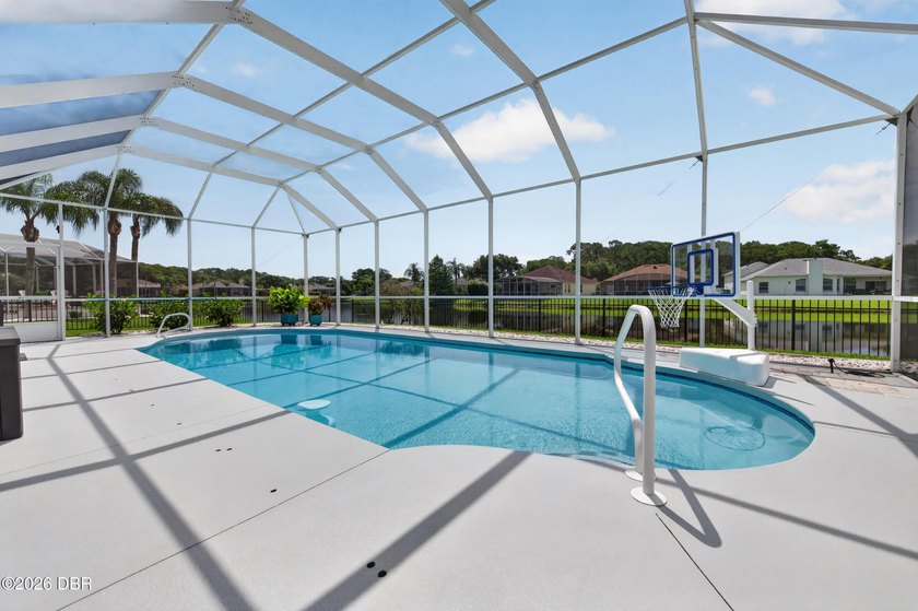 POOL HOME ON THE LAKE! Beautifully maintained and extensively - photo 7