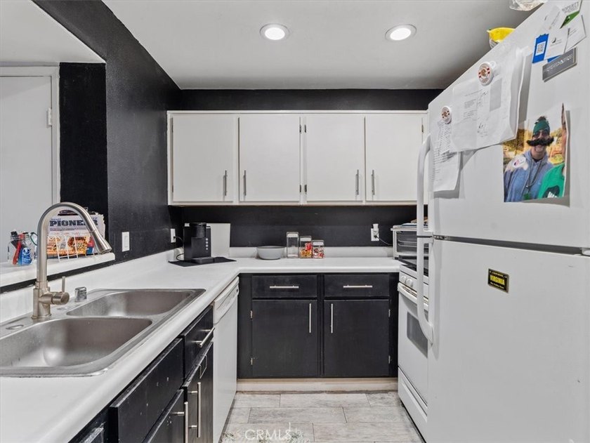 Great opportunity for a first-time homebuyer or investor. This - photo 14