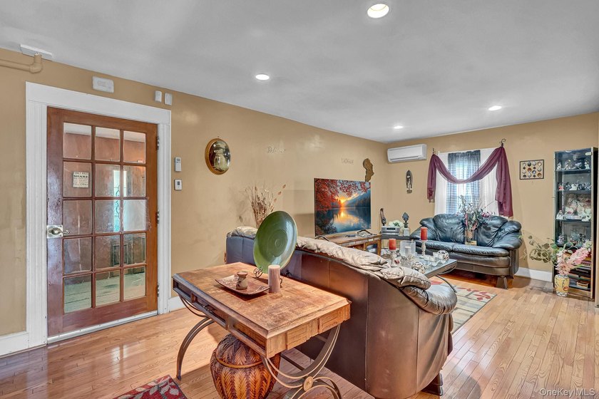 Welcome to 17 Shonnard Avenue, Freeport. A spacious 5-bedroom, 2 - photo 5