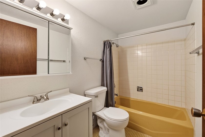 Seller financing available! All furnishings and appliances - photo 21