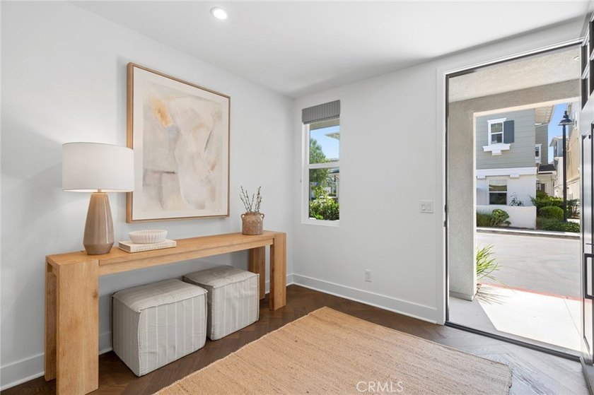 Rarely available, this exceptional 3-bedroom, 2.5-bath end-unit - photo 4