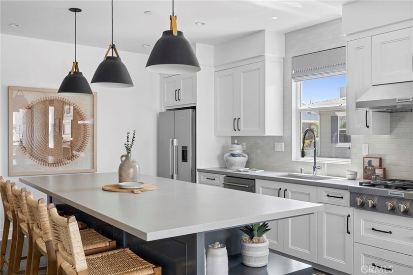 Rarely available, this exceptional 3-bedroom, 2.5-bath end-unit - photo 8