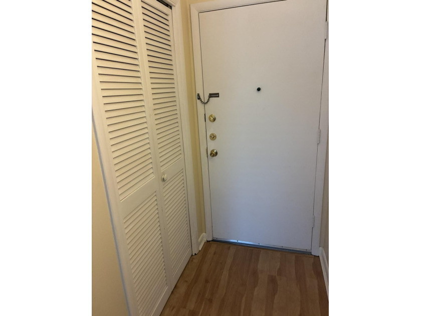 Welcome to this lovely Florida Condo located in a quiet - photo 9