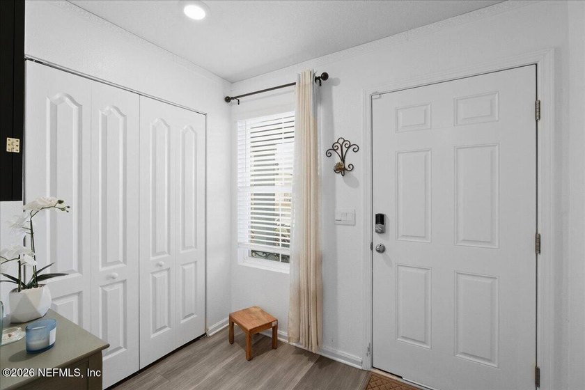 Sophisticated 4-bedroom, 3-bath residence in the desirable - photo 3