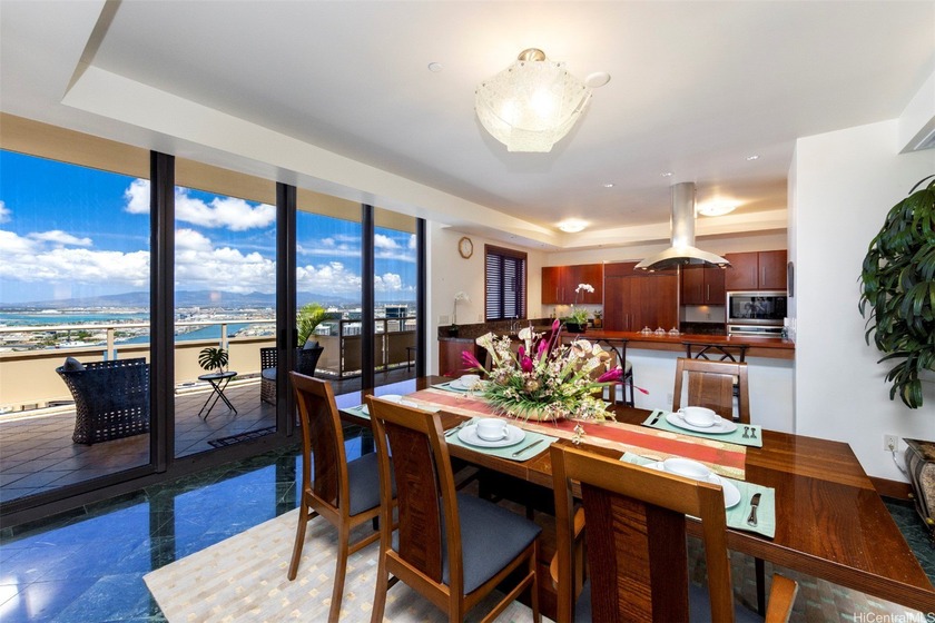 PRICE REDUCTION - Priced to Sell! Superb value Penthouse in - photo 8