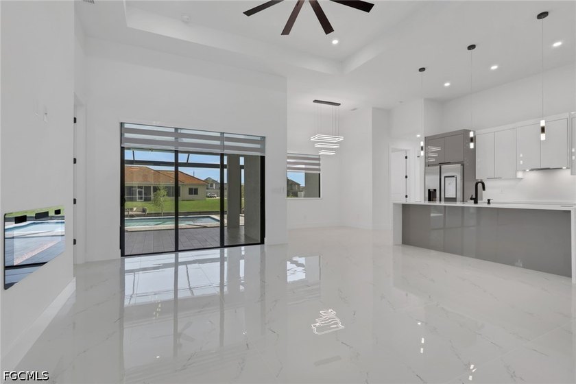 Welcome to your new construction, waterfront masterpiece, a - photo 4