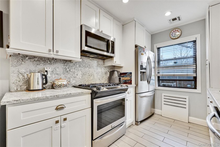 Welcome to this spacious 3-bedroom, 2 full bath co-op in - photo 14