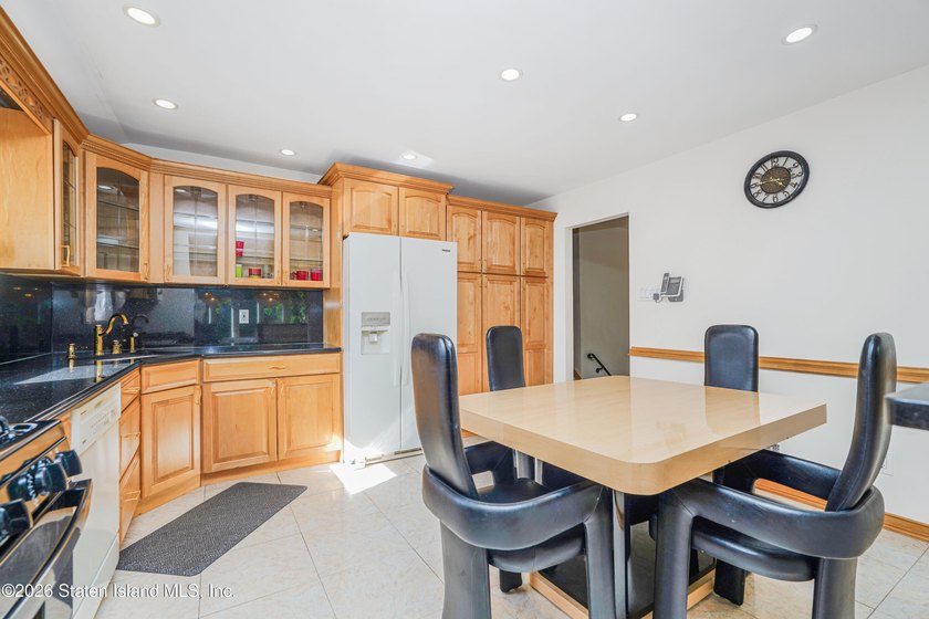 Extra large 2 family high ranch located in the desirable New - photo 19