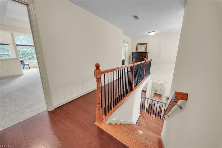 Not every home can offer over 4 acres of privacy, more than 5 - photo 20