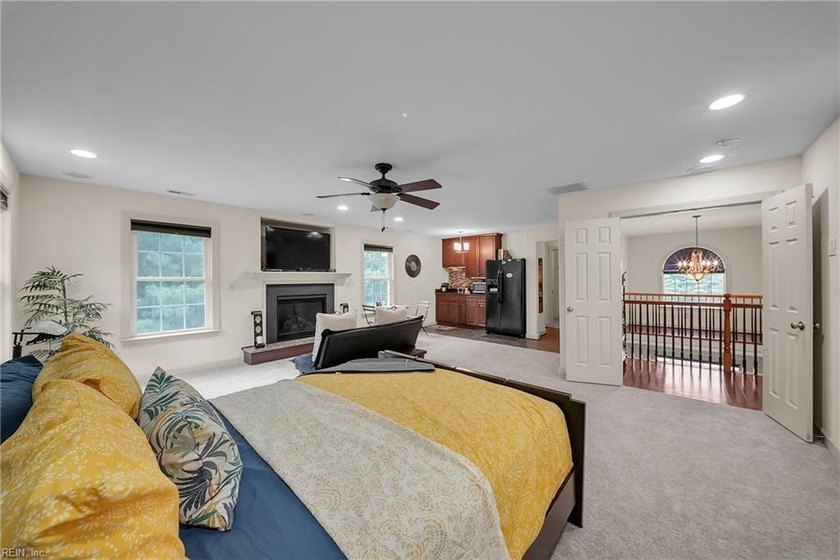 Not every home can offer over 4 acres of privacy, more than 5 - photo 22