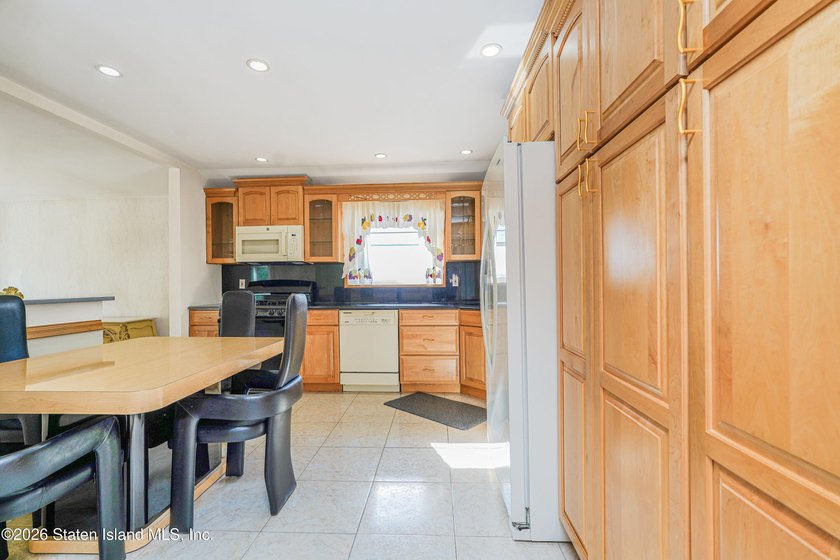 Extra large 2 family high ranch located in the desirable New - photo 22