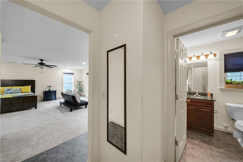 Not every home can offer over 4 acres of privacy, more than 5 - photo 25