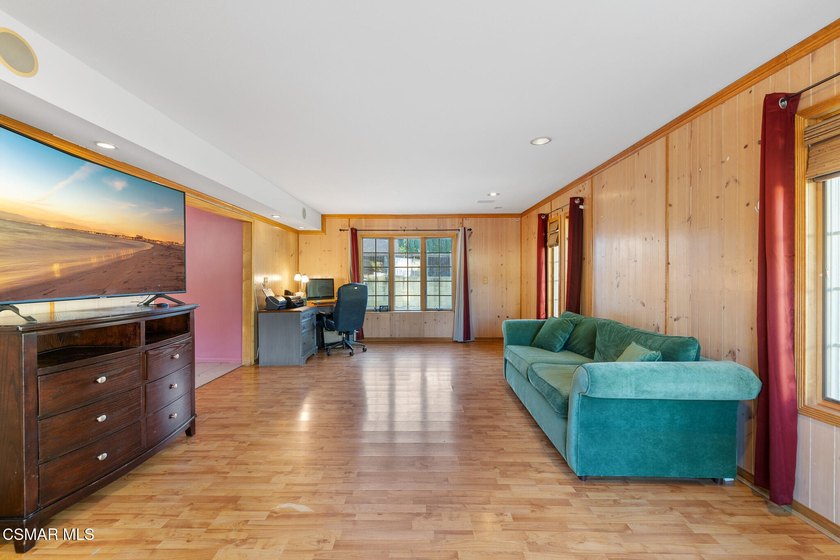 Beautifully remolded two-story home offering 4 bedrooms, 2 1/2 - photo 31