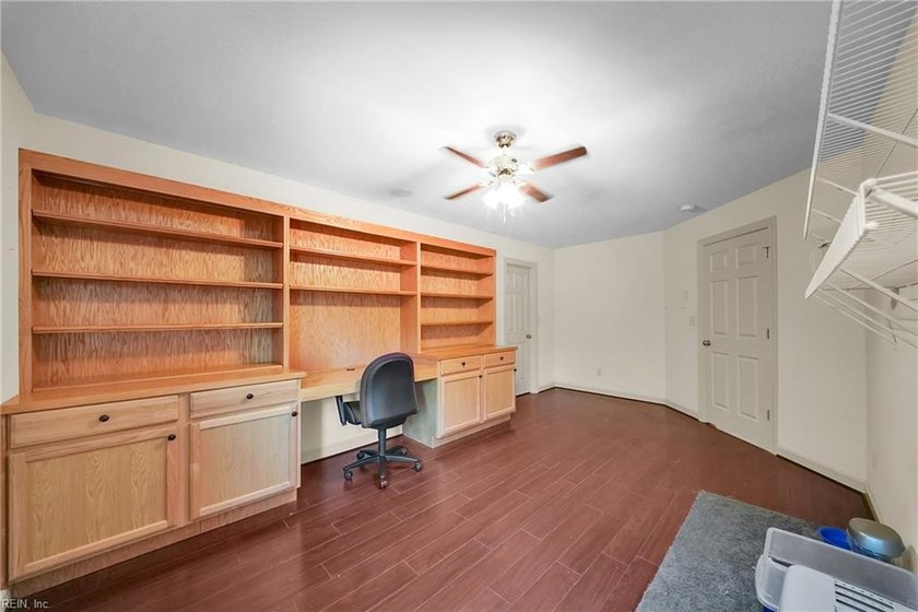 Not every home can offer over 4 acres of privacy, more than 5 - photo 36