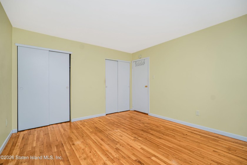 Extra large 2 family high ranch located in the desirable New - photo 42