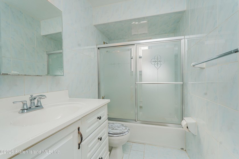 Extra large 2 family high ranch located in the desirable New - photo 43
