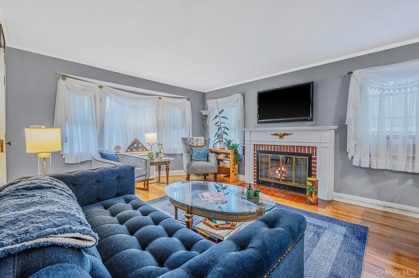 Welcome to the sought after Briarcliff community in Merrick! - photo 4