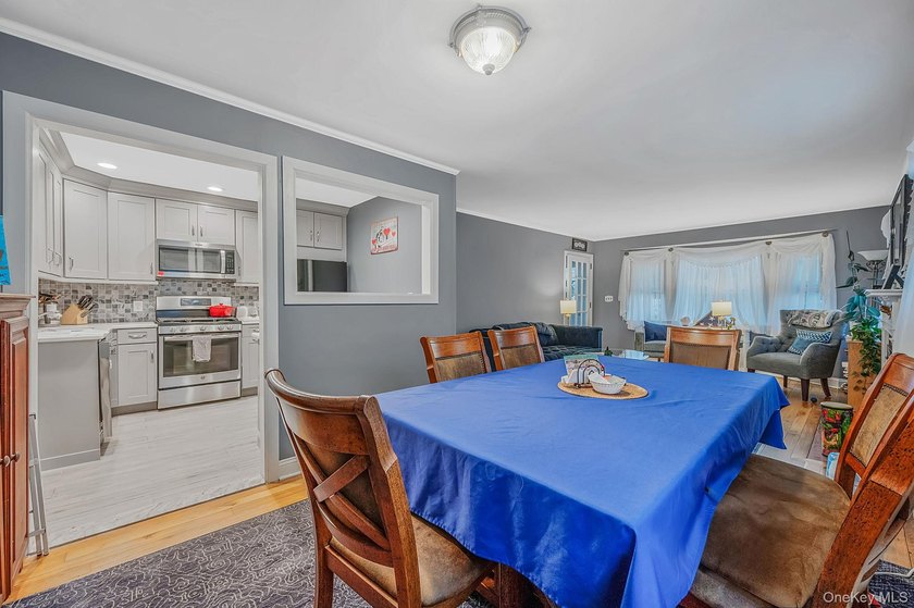 Welcome to the sought after Briarcliff community in Merrick! - photo 6