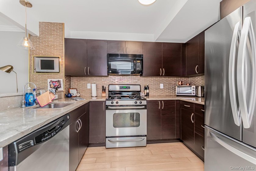 Welcome to 1490 Outlook Ave 1D at Sunset Cove! Immaculate 2 - photo 4