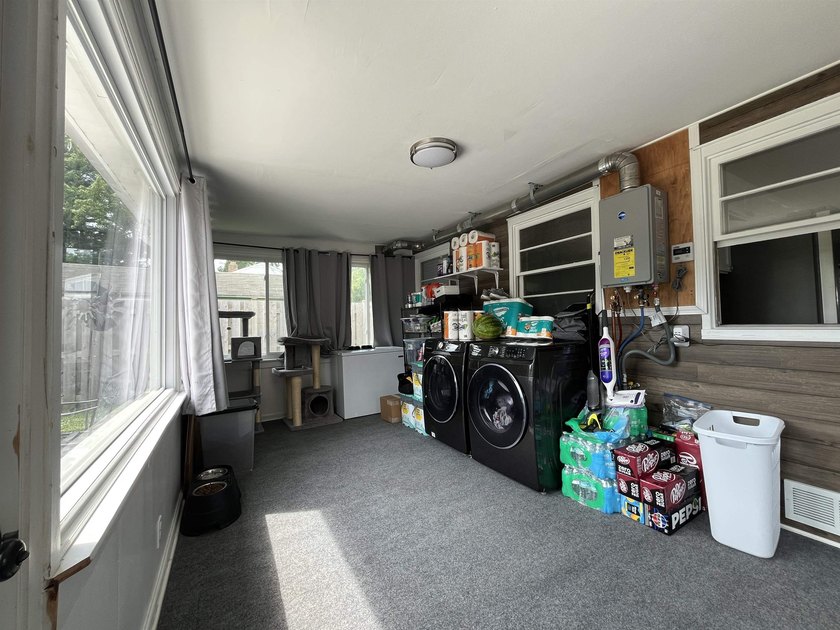 Beautifully updated and move-in ready, this charming 2 bed, 1 - photo 10