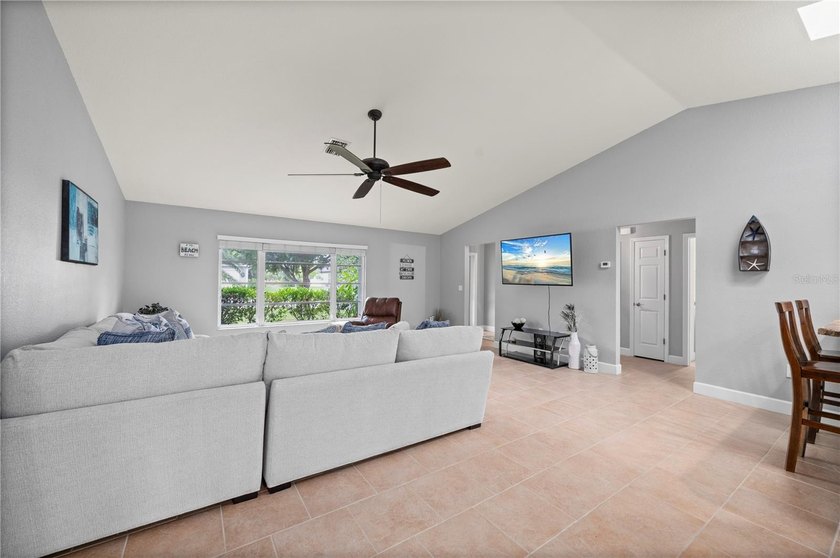 Welcome to this meticulously maintained, turnkey 3-bedroom - photo 8