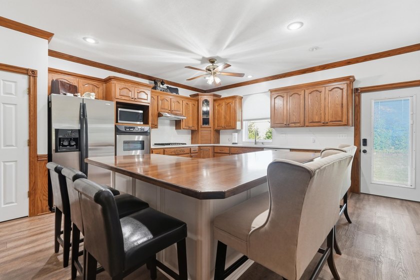 Looking for Lots of Living Space in a Rural Country Setting? - photo 8