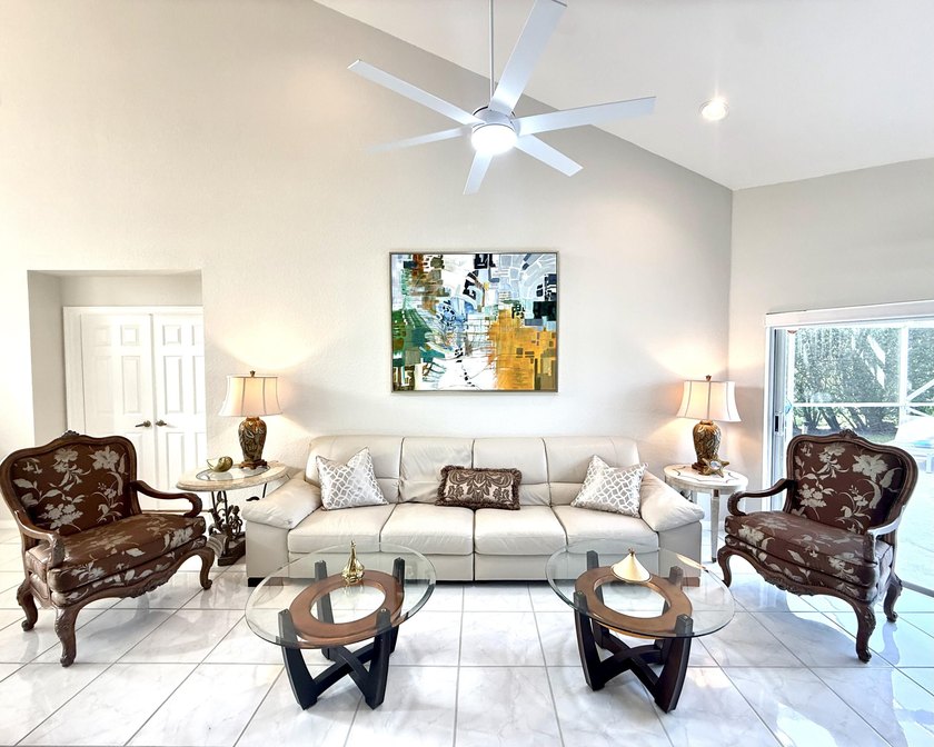 Delightful well-maintained, low HOA, Mediterranean-inspired - photo 11