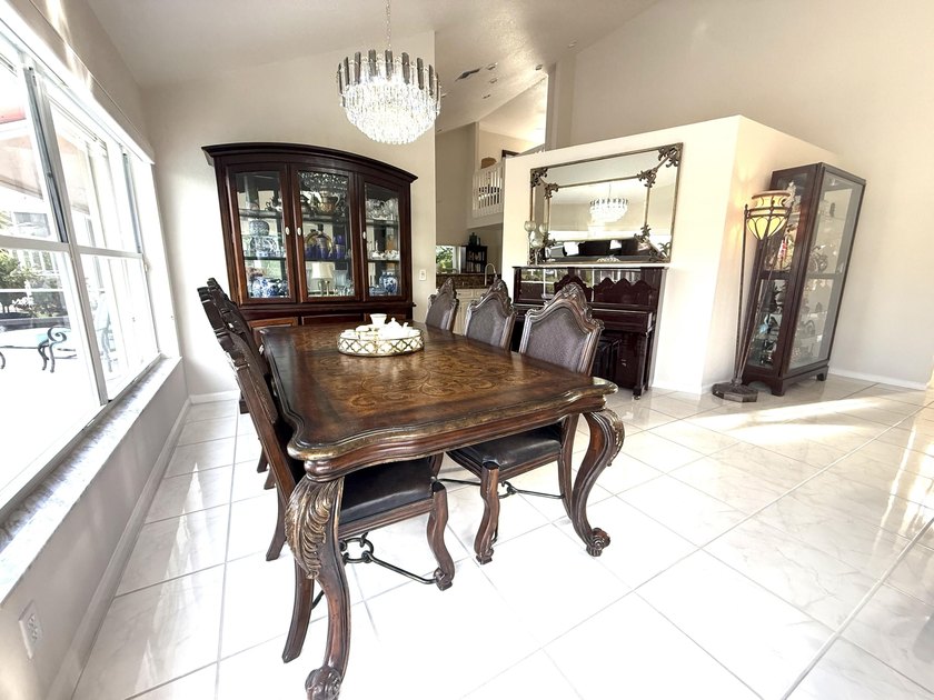 Delightful well-maintained, low HOA, Mediterranean-inspired - photo 13