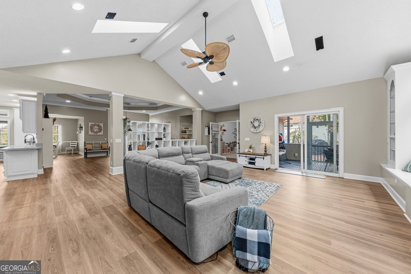 Welcome to 811 Riverview, located in the desirable golf cart - photo 24