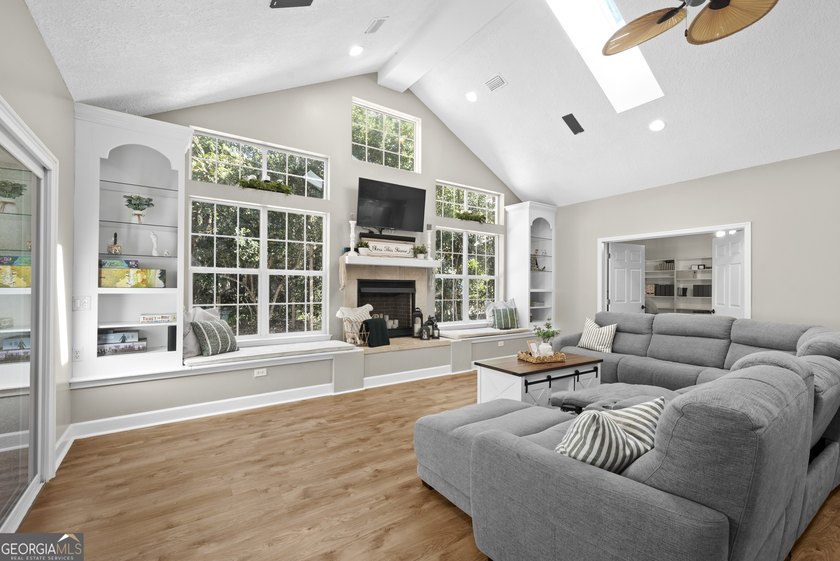 Welcome to 811 Riverview, located in the desirable golf cart - photo 28