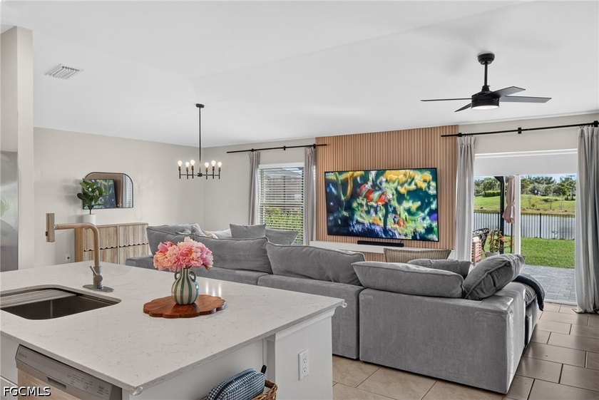 Welcome to this beautifully upgraded 3-bedroom, 2-bath home in - photo 3