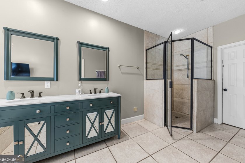 Welcome to 811 Riverview, located in the desirable golf cart - photo 34