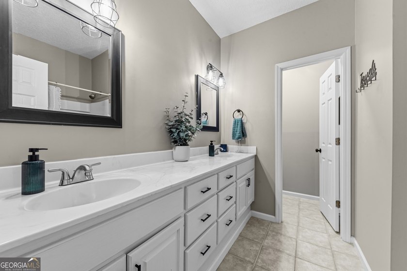 Welcome to 811 Riverview, located in the desirable golf cart - photo 36