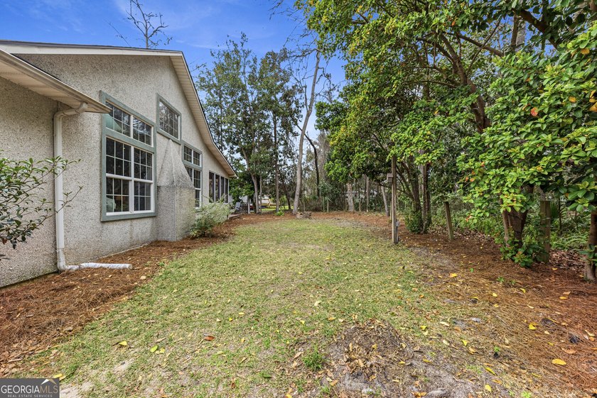 Welcome to 811 Riverview, located in the desirable golf cart - photo 40