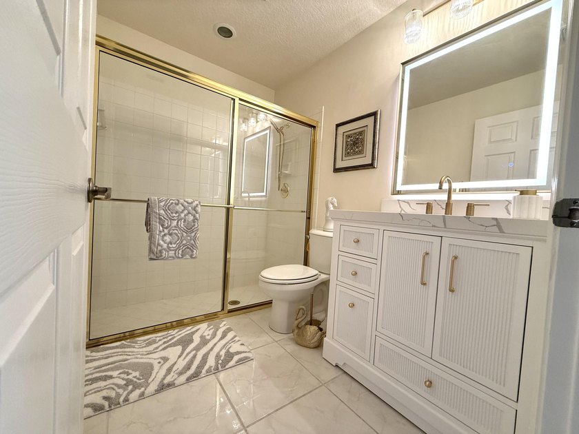 Delightful well-maintained, low HOA, Mediterranean-inspired - photo 40