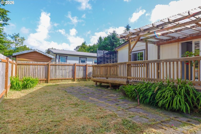 Move-in ready and beautifully maintained, this double-wide - photo 29